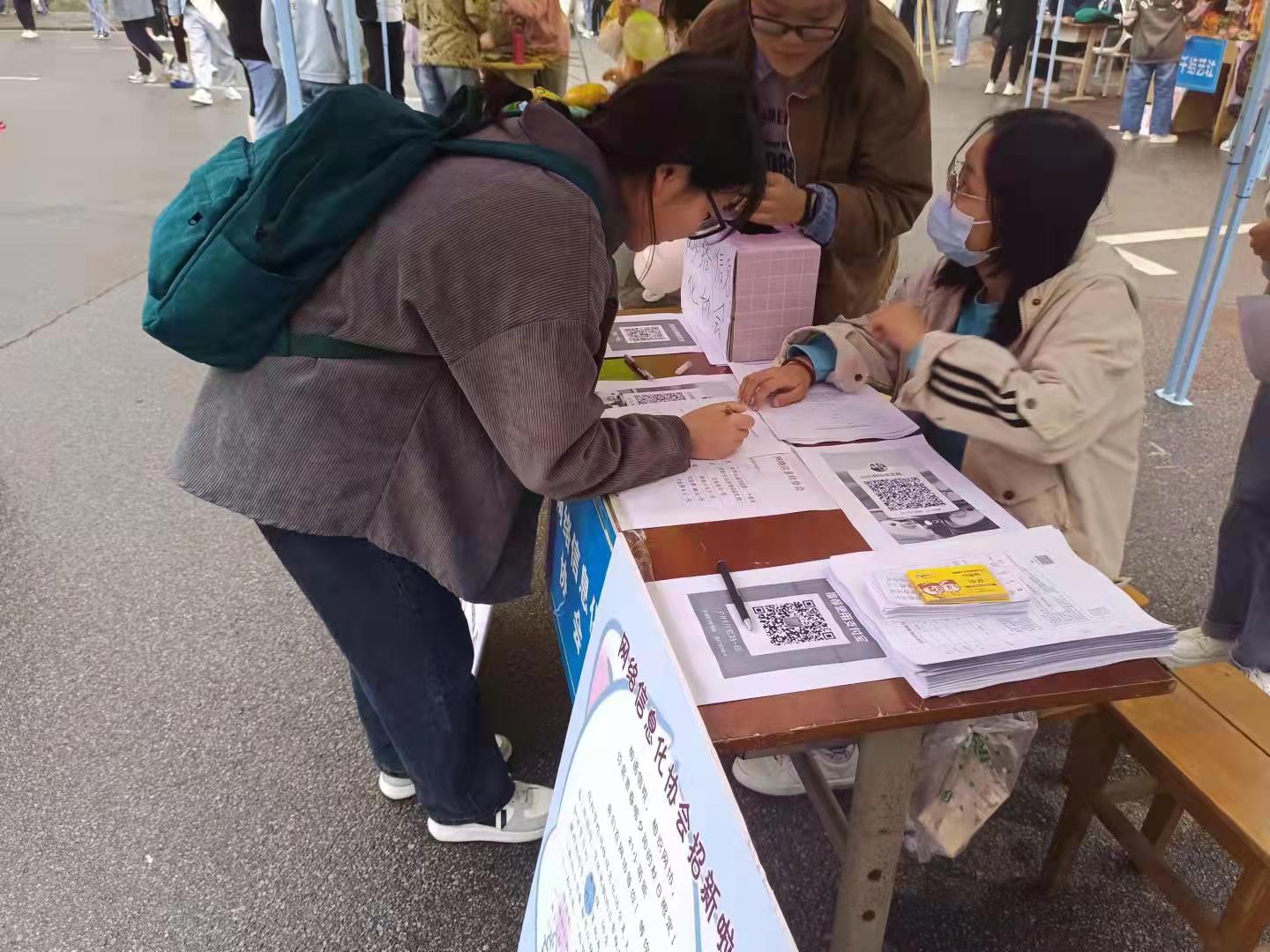 说明: C:\Users\ADMINI~1.SC-\AppData\Local\Temp\WeChat Files\12c21d1e629858e17bc682151016011.jpg